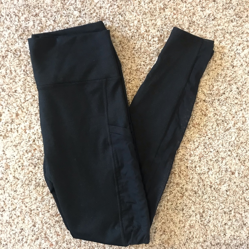 Fabletics Powerhold Leggings - Black size medium
